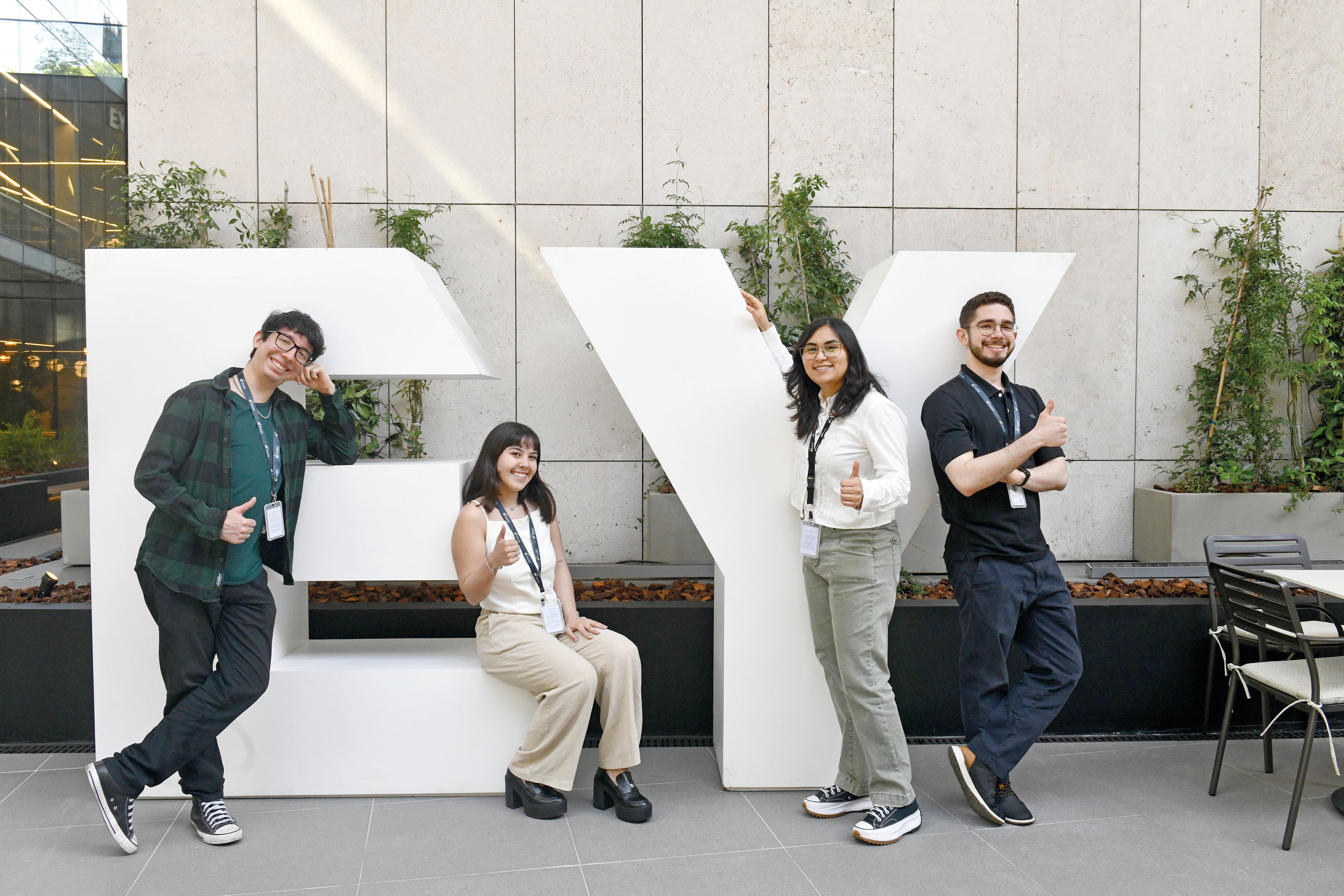 EY inauguró su nueva oficina en Santiago en el barrio El Golf