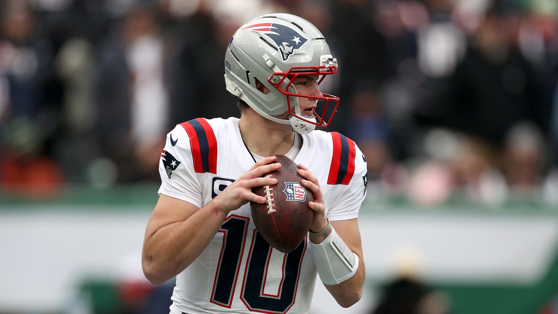 Drake Maye takes a seat with Patriots up 42-3 in third quarter