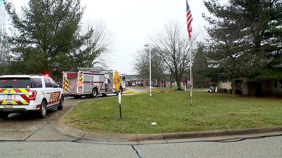 Multiple fire crews respond to fire at apartment complex in New Middletown