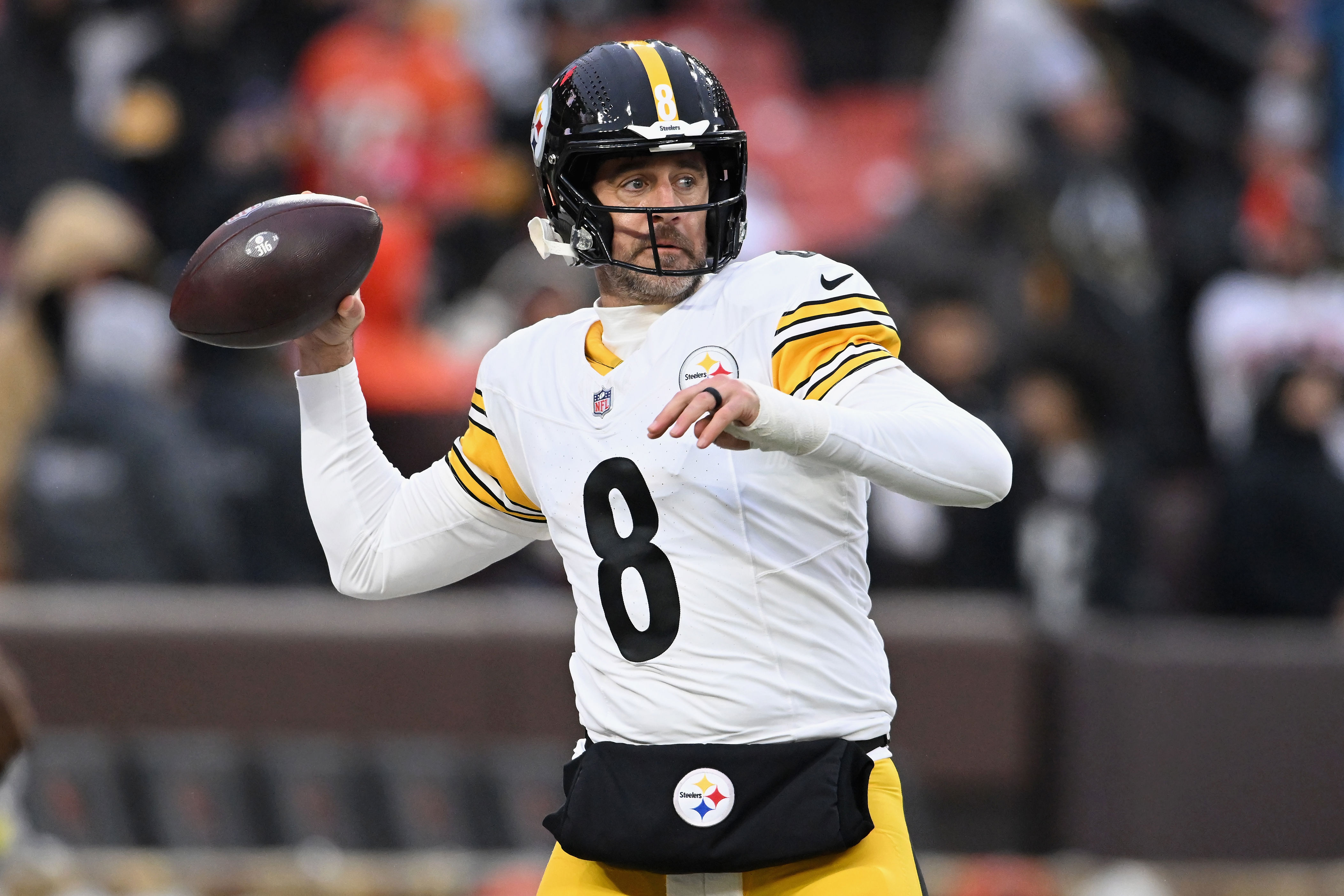 Steelers QB Aaron Rodgers takes shot at NFL referees after Browns loss<br><br>