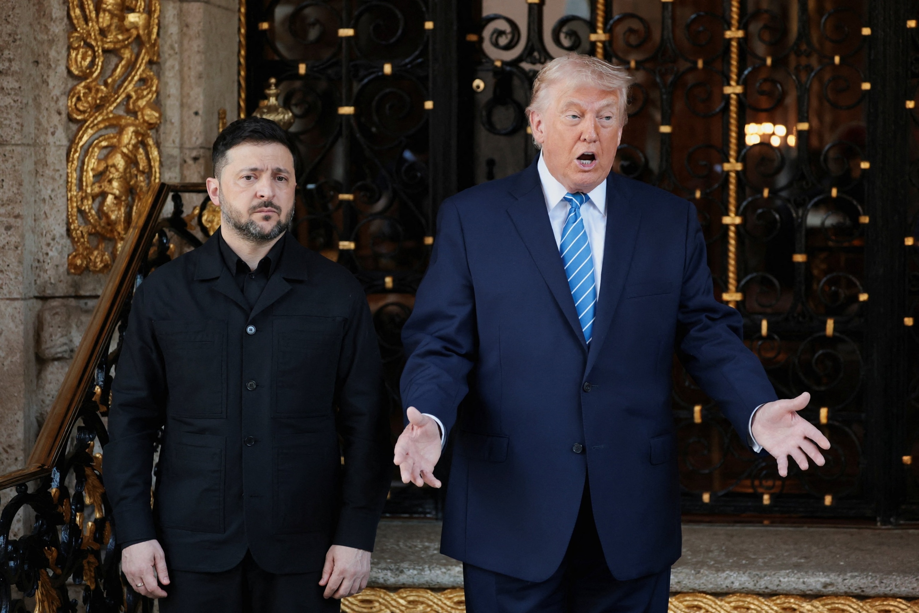 Volodymyr Zelenskyy arrives at Mar-a-Lago for peace talks with President Trump