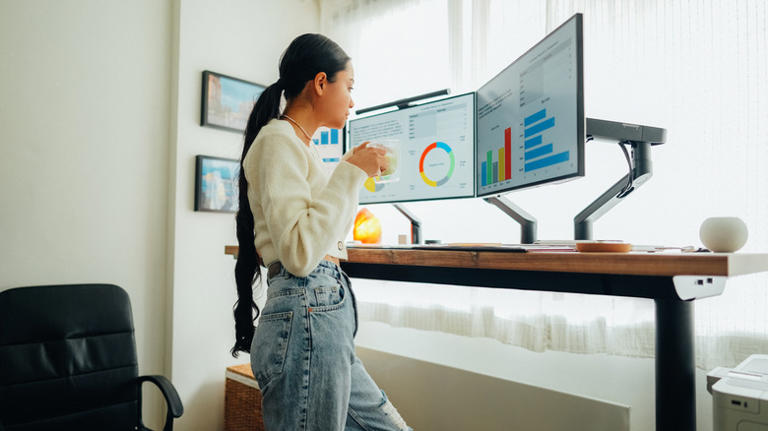 5 essential tips and tricks for dual monitor users
