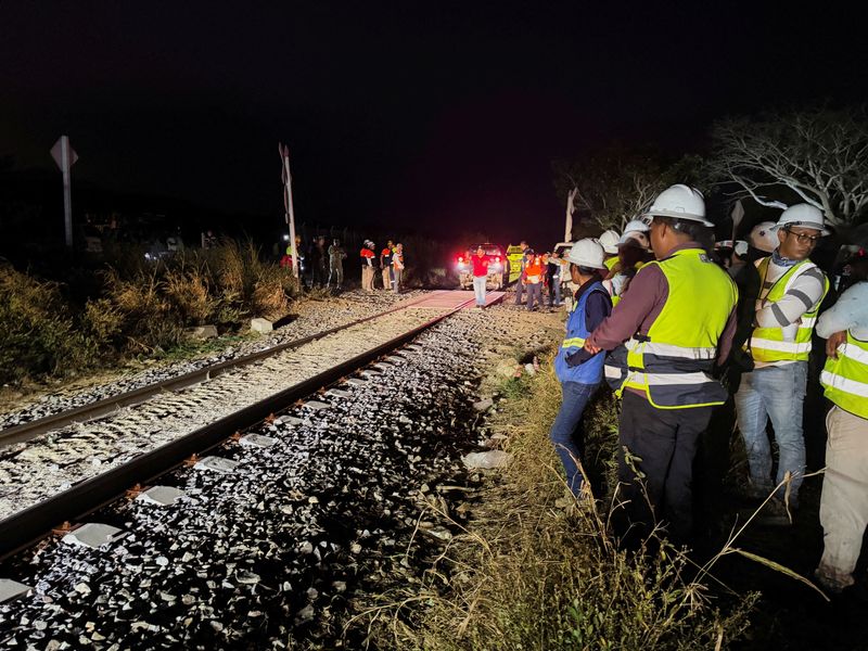 Mexican train derailment kills at least 13 people, 98 injured<br>