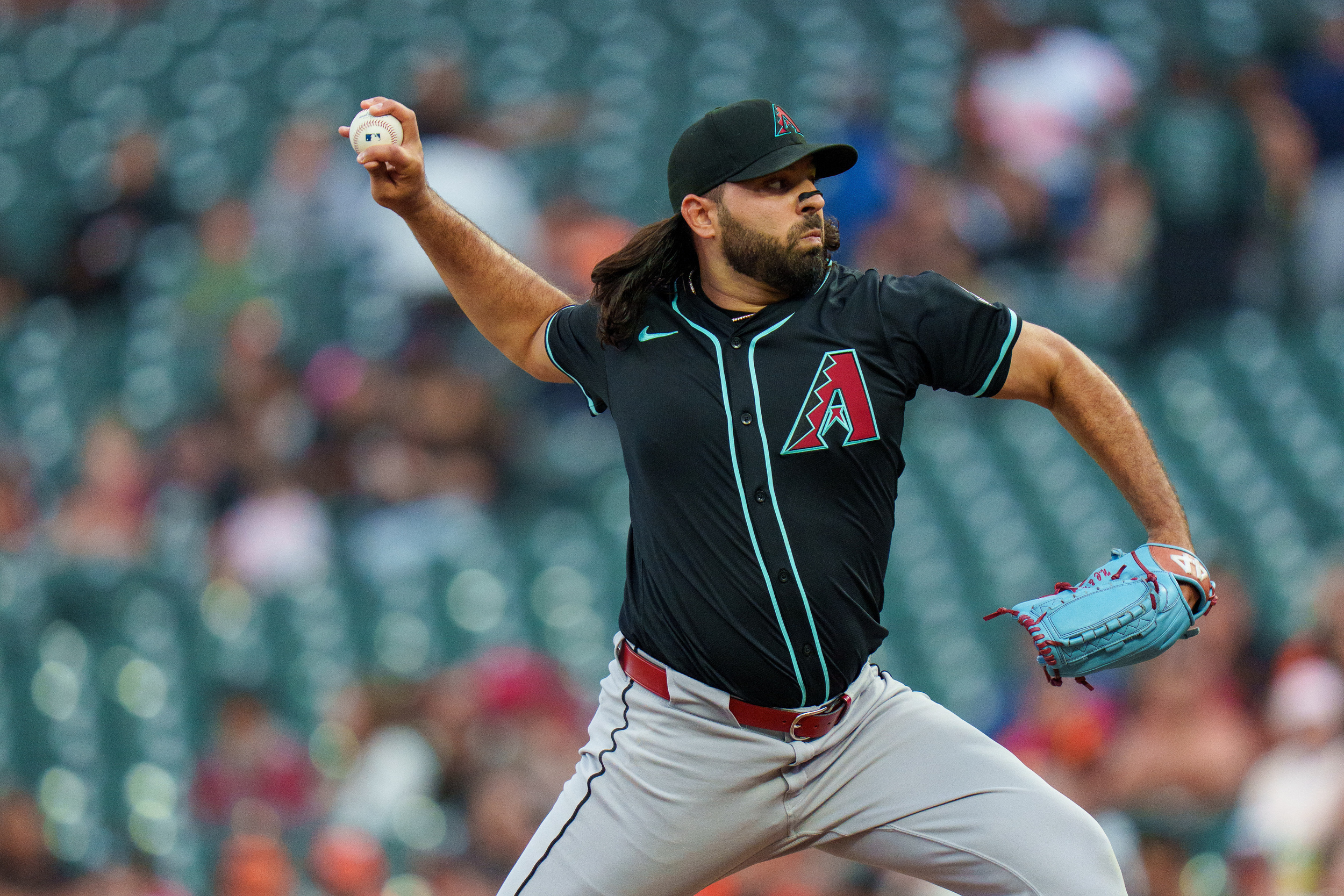 Rangers sign Nabil Crismatt to minors contract<br><br>