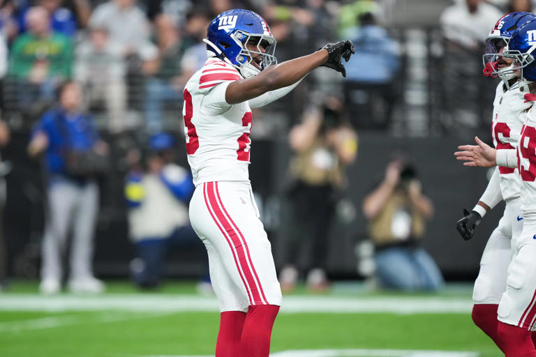 New York Giants re-signing CB Art Green, LB Caleb Murphy