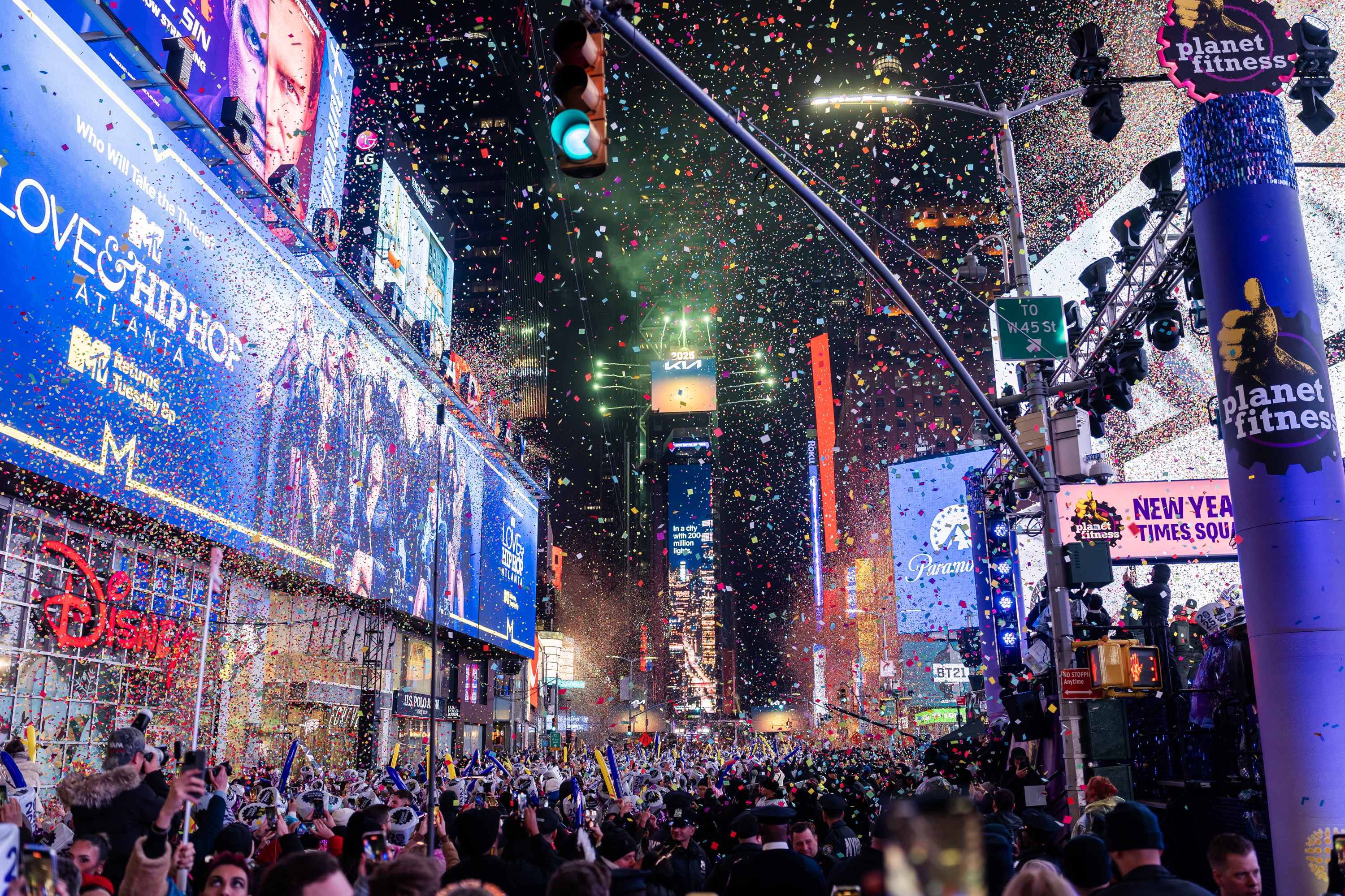 What to know about getting to and from NYC New Year's Eve fun on mass ...
