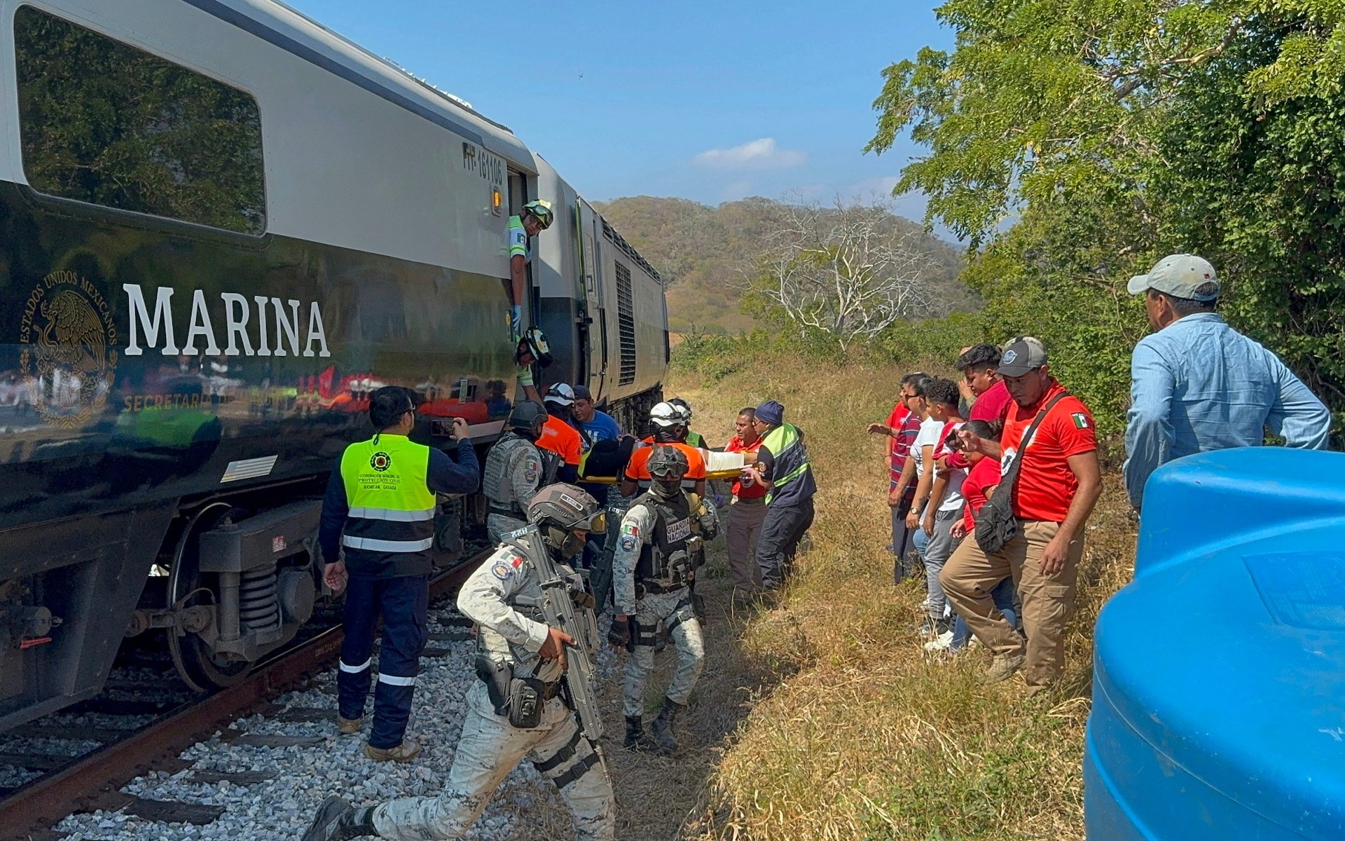 At least 13 people dead after train derails in Mexico<br><br>