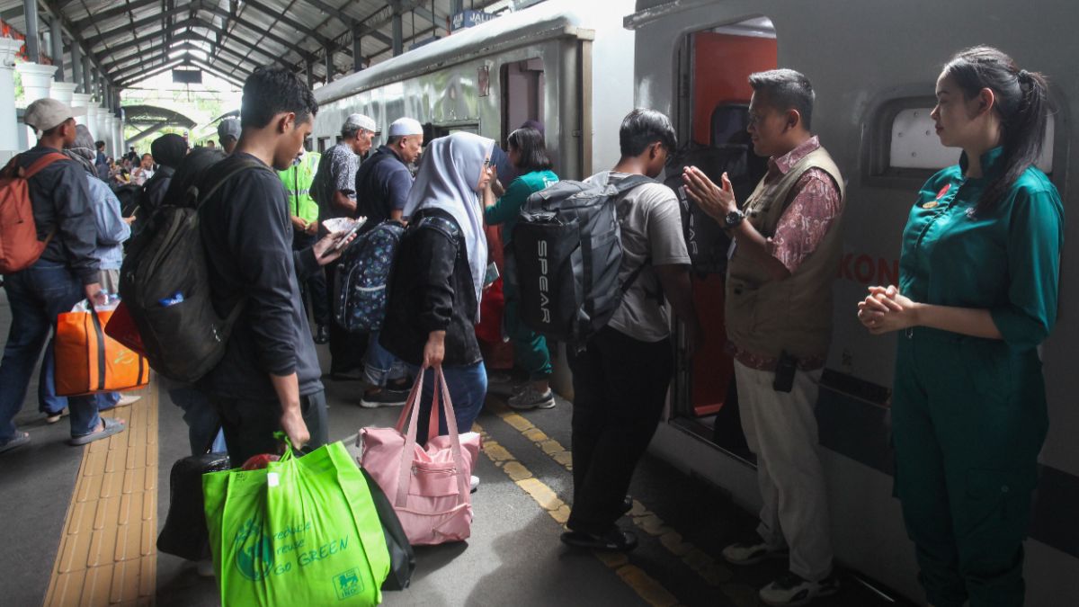 Penumpang angkutan umum Nataru 2025 tembus 10 juta orang, kereta api paling favorit 2