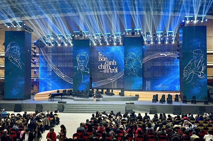 Show 'Về đây bốn cánh chim trời' hủy đột ngột, Cục trưởng Xuân Bắc nói gì?