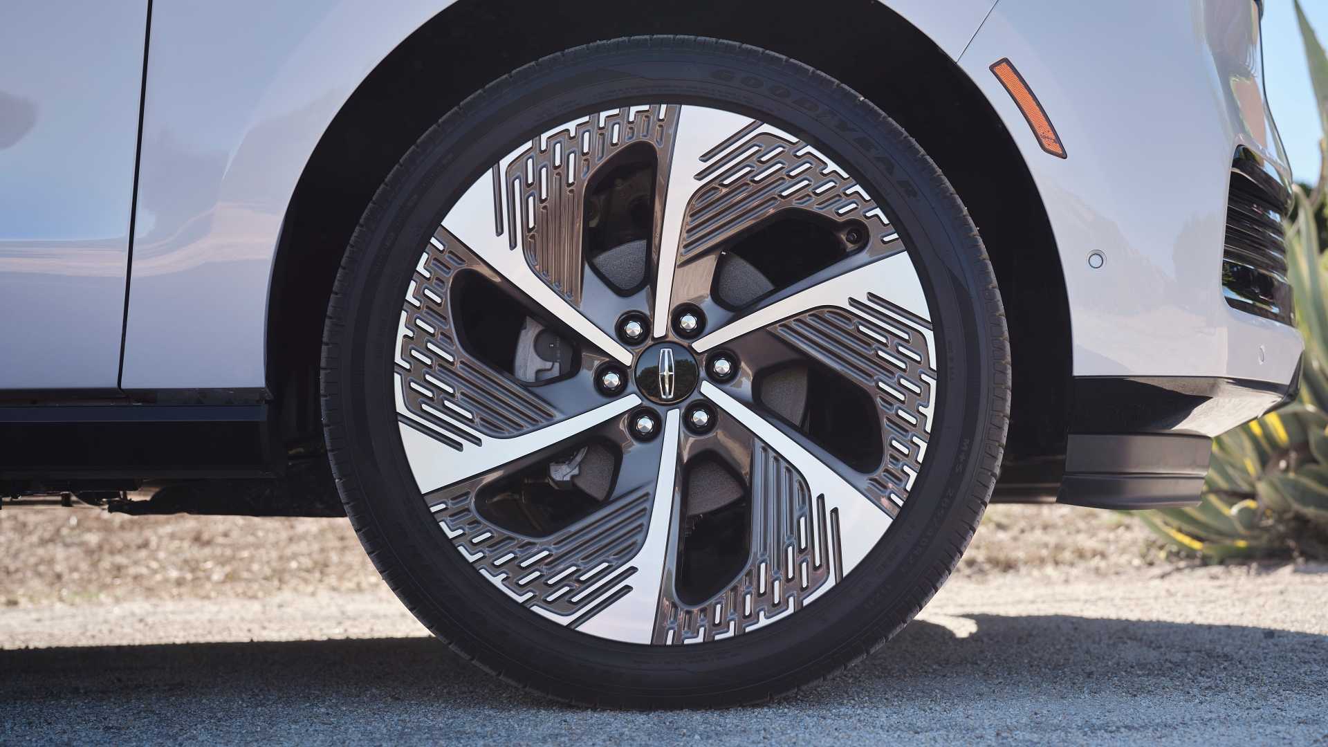 2025 Lincoln Navigator L Black Label 24-inch wheels