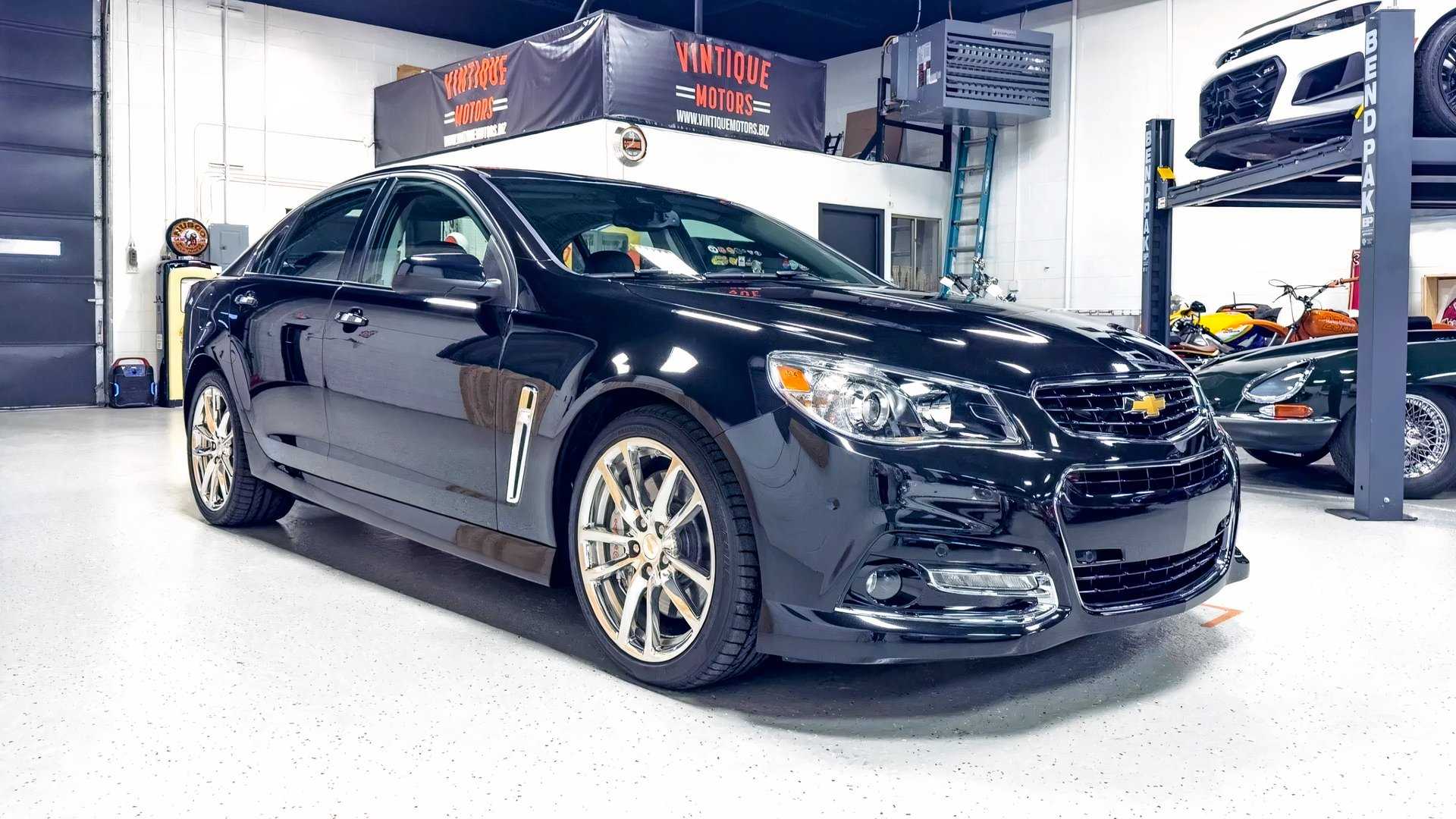 2015 Chevrolet SS front three quarter pic