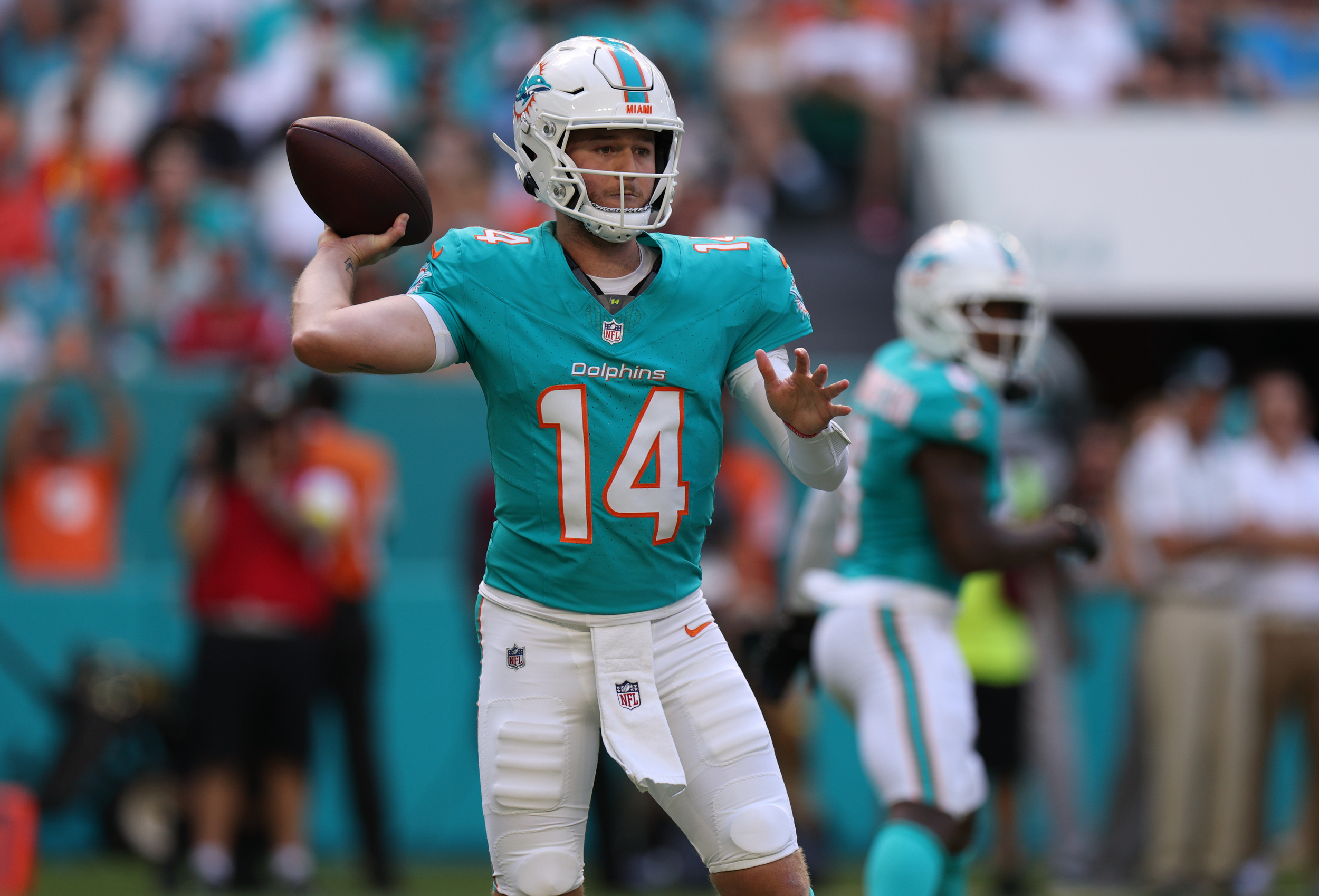 Rookie QB Quinn Ewers shows why Dolphins benched Tua Tagovailoa on 63-yard TD pass against Buccaneers<br><br>