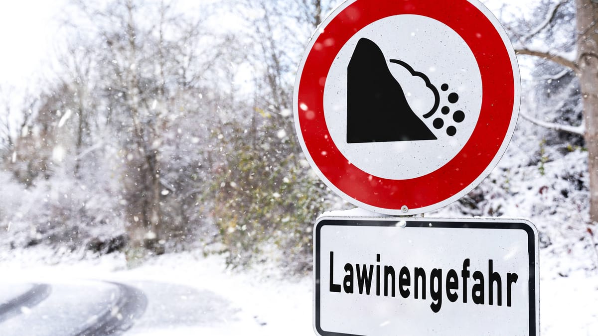 Gefahr Im Strasenverkehr Diese Warnsignale Zeigen Drohende Mudigkeit Am Steuerfeed