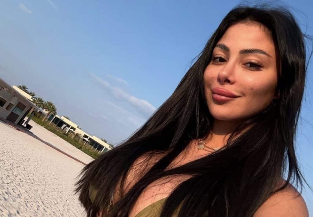 maeva-ghennam-mari-e-l-ancienne-candidate-des-marseillais-d-voile-des