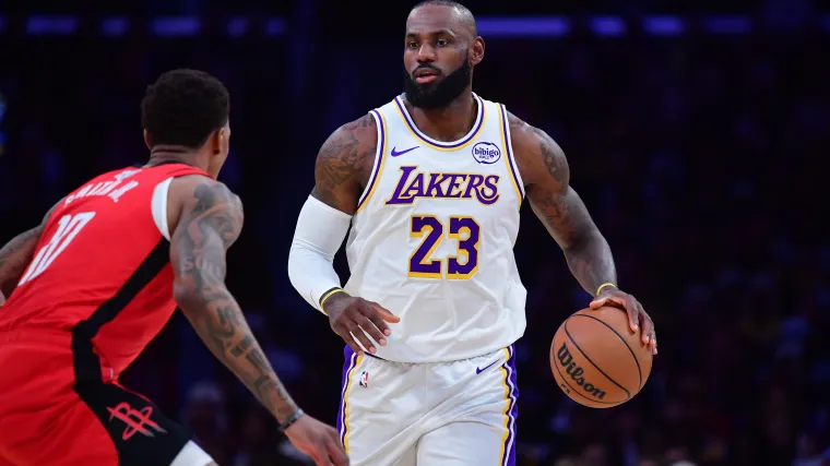 Lakers' LeBron James shot a 3-pointer left-handed, and it went as well ...