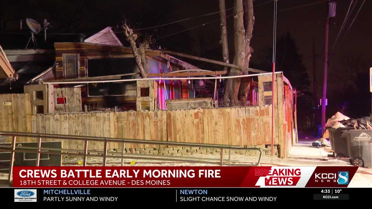 Des Moines firefighters battle overnight fire in extreme cold