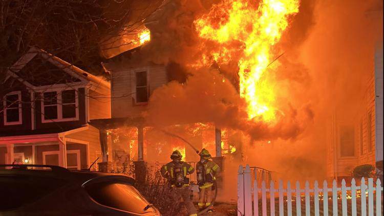 6 people displaced after house fire on Hardy Avenue in Norfolk
