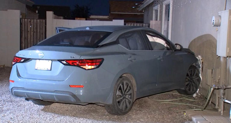 Driver flees after crashing into parked car, house in south Phoenix