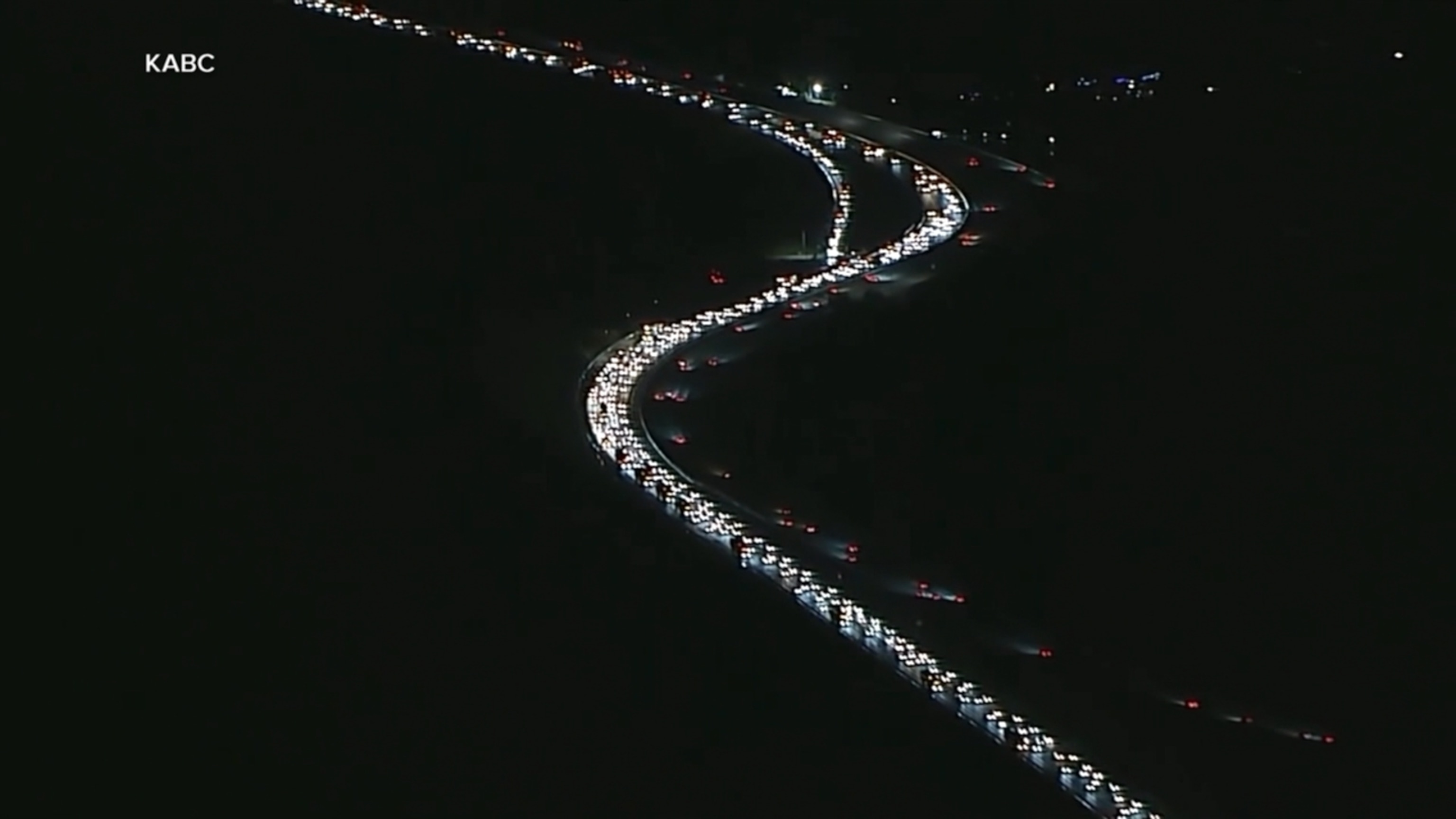Gas leak closes California freeway for hours