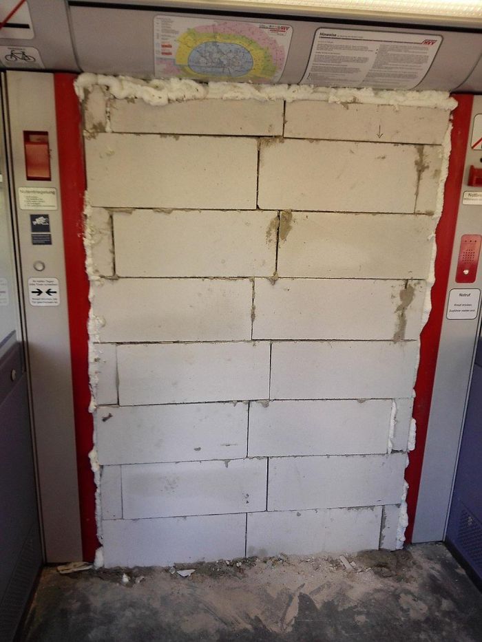 41 Funny And Strange Things Spotted On the Subway