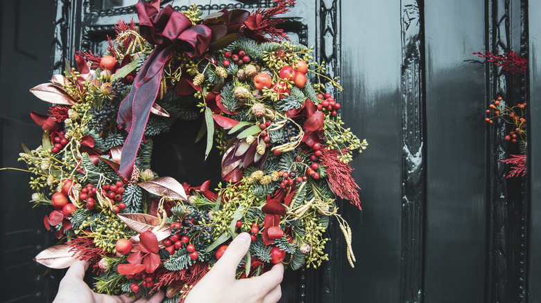 Say goodbye to traditional wreaths: This adorable alternative is way ...