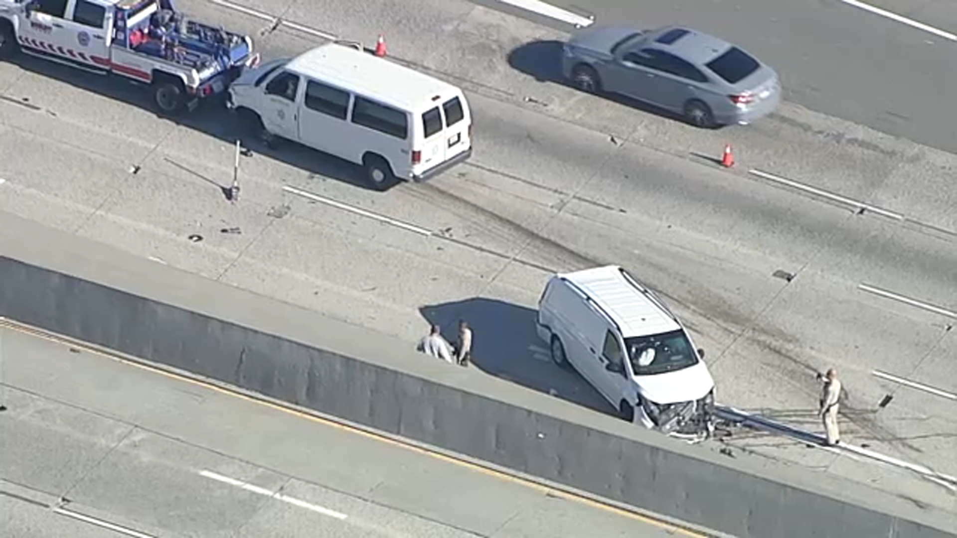 At least 5 injured in crash on 5 Freeway in Mission Hills involving LA ...