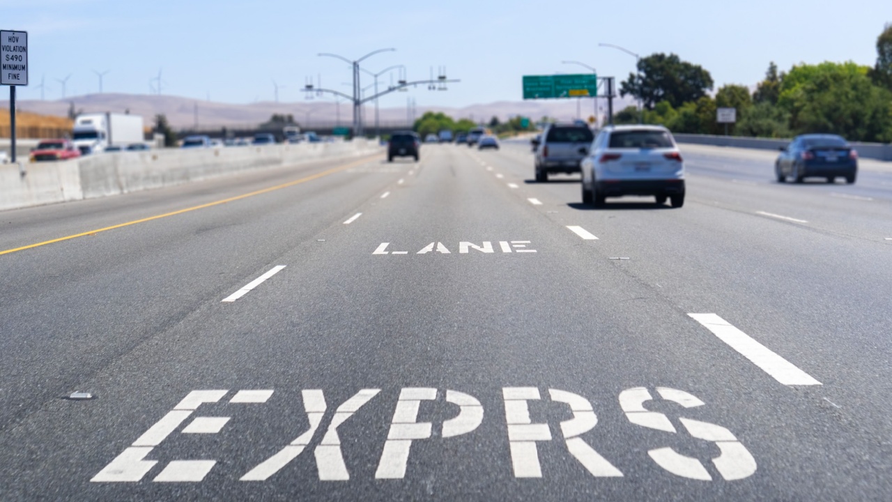 US highways are shifting toward electronic tolling by 2026