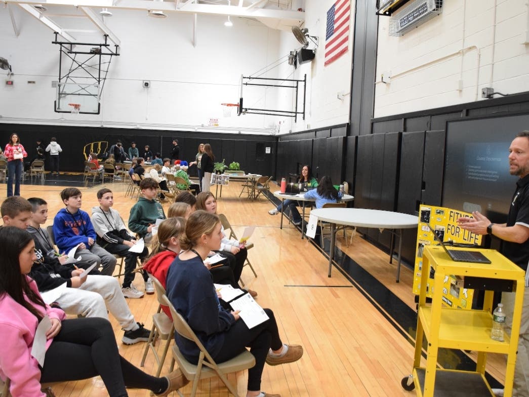 Wantagh middle schoolers show off elective classes with showcase