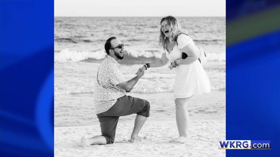 Florida man loses wife in crash before 1st Christmas together as married couple<br>