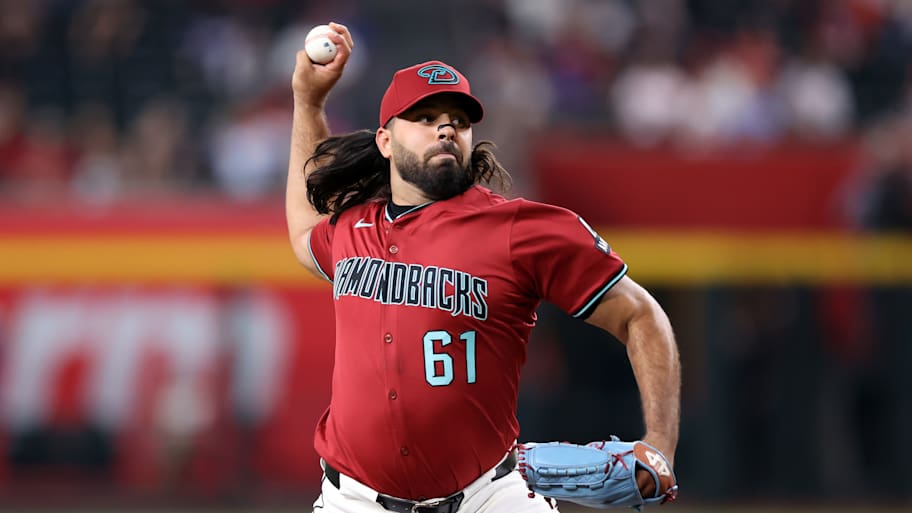 Rangers bullpen rebuild continues with minor league deal to familiar ...