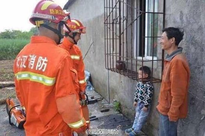 41 Of The Funniest Images From The ‘Kids In Predicaments’ Facebook Page