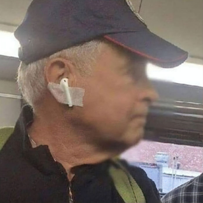 41 Funny And Strange Things Spotted On the Subway
