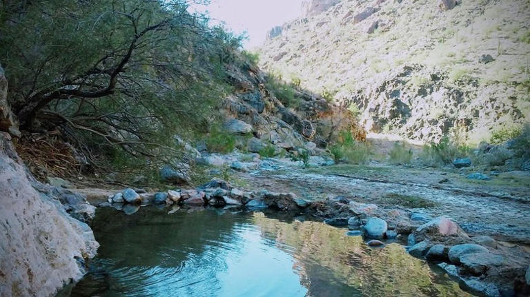 Arizona's Secluded Natural Hot Springs Is A Short Easy Hike With Free ...
