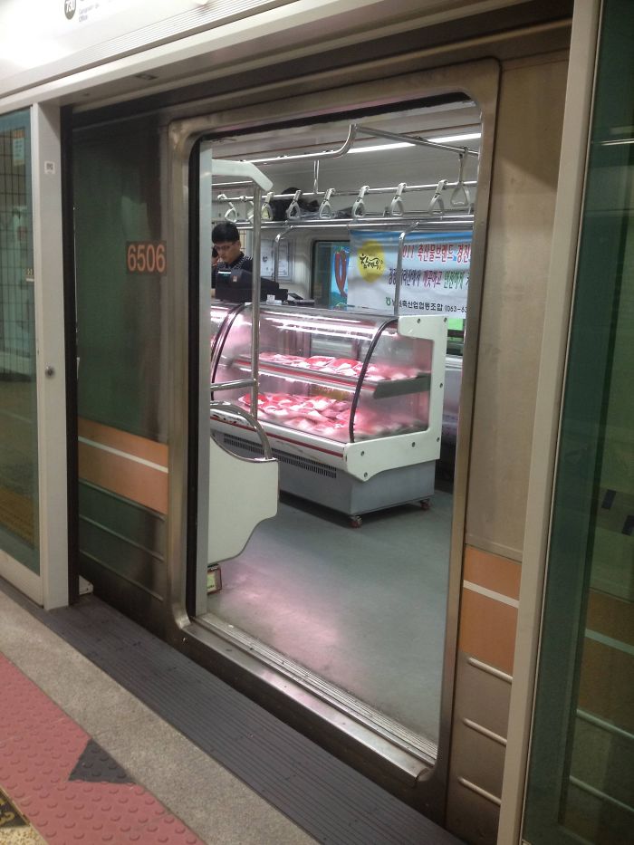 41 Funny And Strange Things Spotted On the Subway