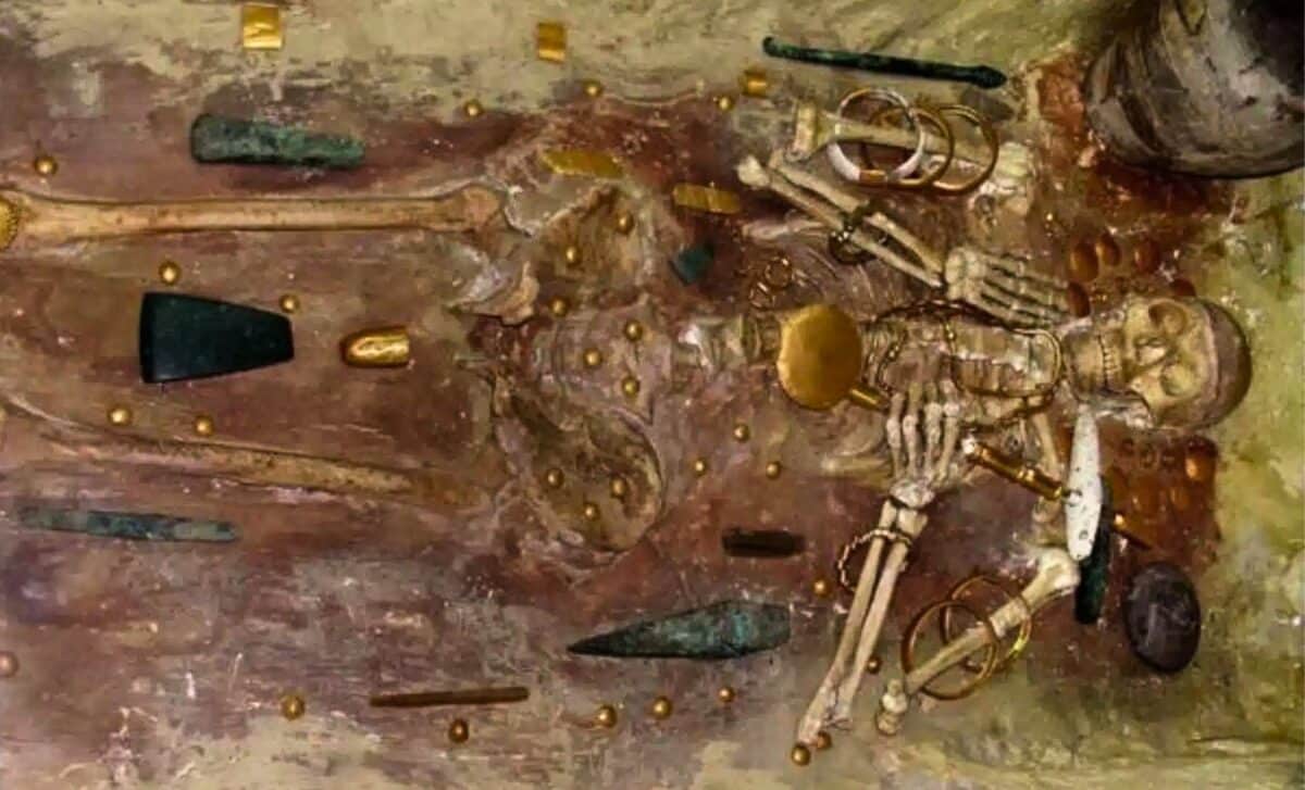 The world’s oldest golden artifacts found in a 5th millennium BC grave