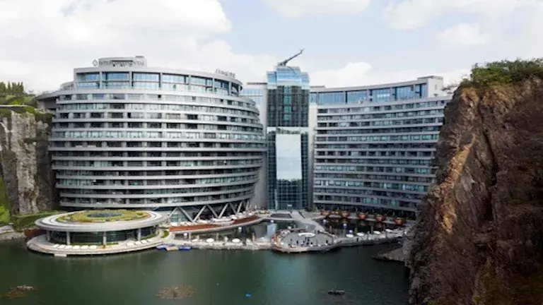 10 صور لـ أغرب فندق في العالم- يقع في حفرة تحت الأرض كتبت- أسماء مرسي: فندق إنتركونتيننتال شانجه