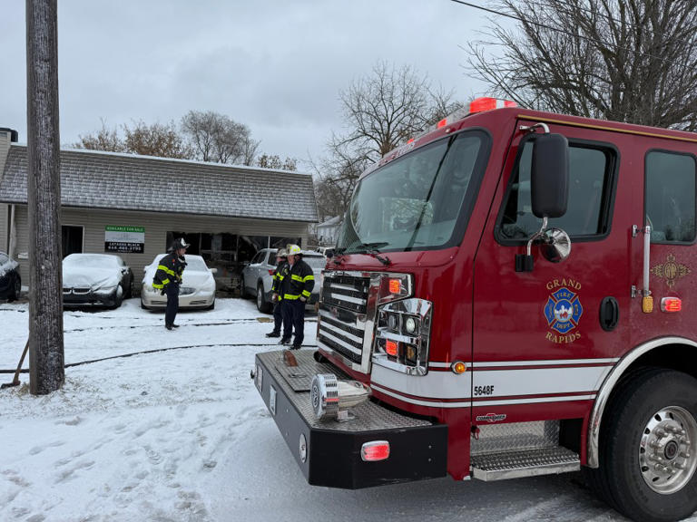 GRFD investigating commercial fire in Southeast Grand Rapids