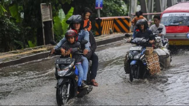 Peringatan dini hujan Jabodetabek 12-14 Januari 2026: Hujan sangat lebat ancam sejumlah wilayah