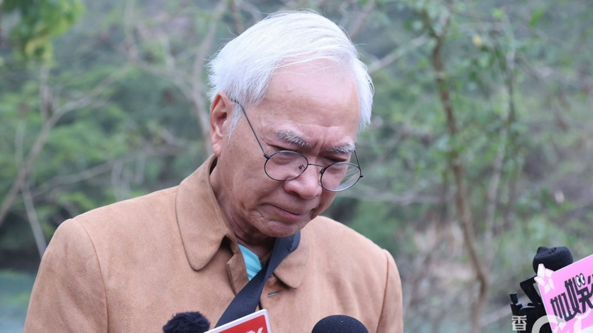 Lý Long Cơ buồn vì 'nửa đường đứt gánh' với người tình kém 40 tuổi