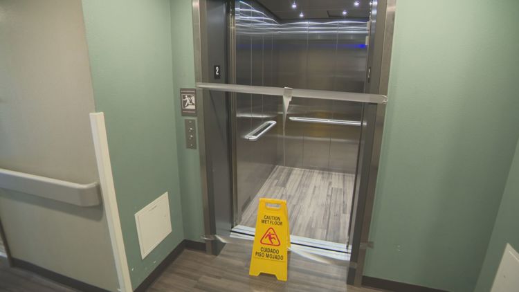 Vancouver seniors left stranded without elevator at Miles Terrace Apartments for a week<br>