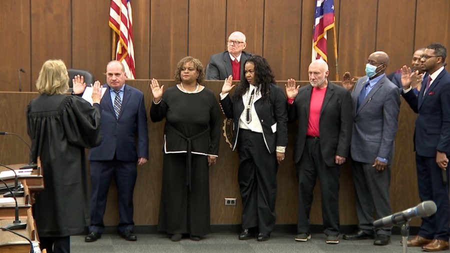 Three new Warren City Council members sworn in