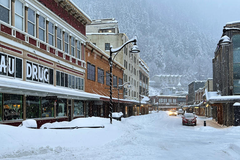 A bomb cyclone brings blizzards to the Midwest before turning east