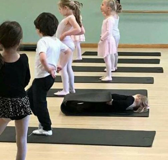 41 Of The Funniest Images From The ‘Kids In Predicaments’ Facebook Page