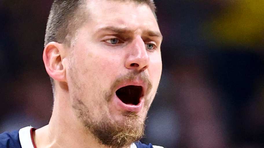 Disaster scenario unfolding as Jokic goes down with apparent knee injury<br><br>