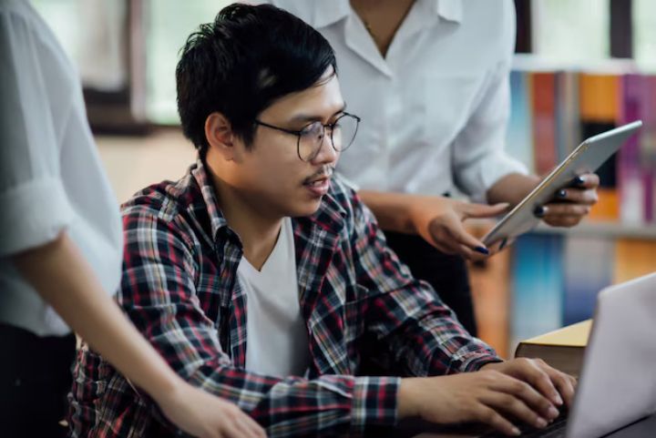 7 ciri orang taat aturan dan mengapa mereka sering merasa sedih menurut psikologi