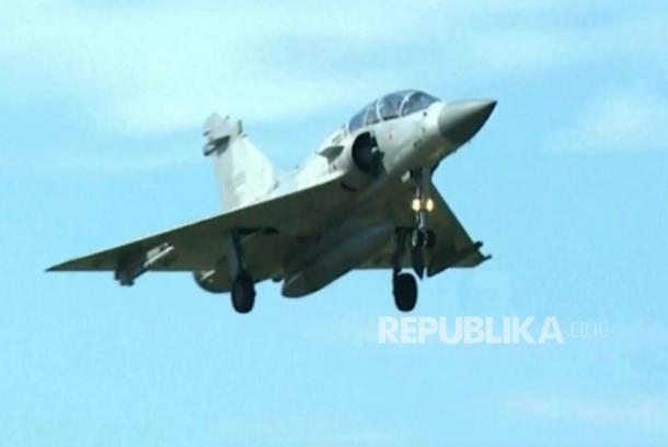 China luncurkan rudal dan peluru tajam ke Taiwan