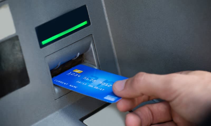 Jangan Terburu-buru, Pahami 4 Hal Ini Sebelum Tarik Tunai Kartu Kredit