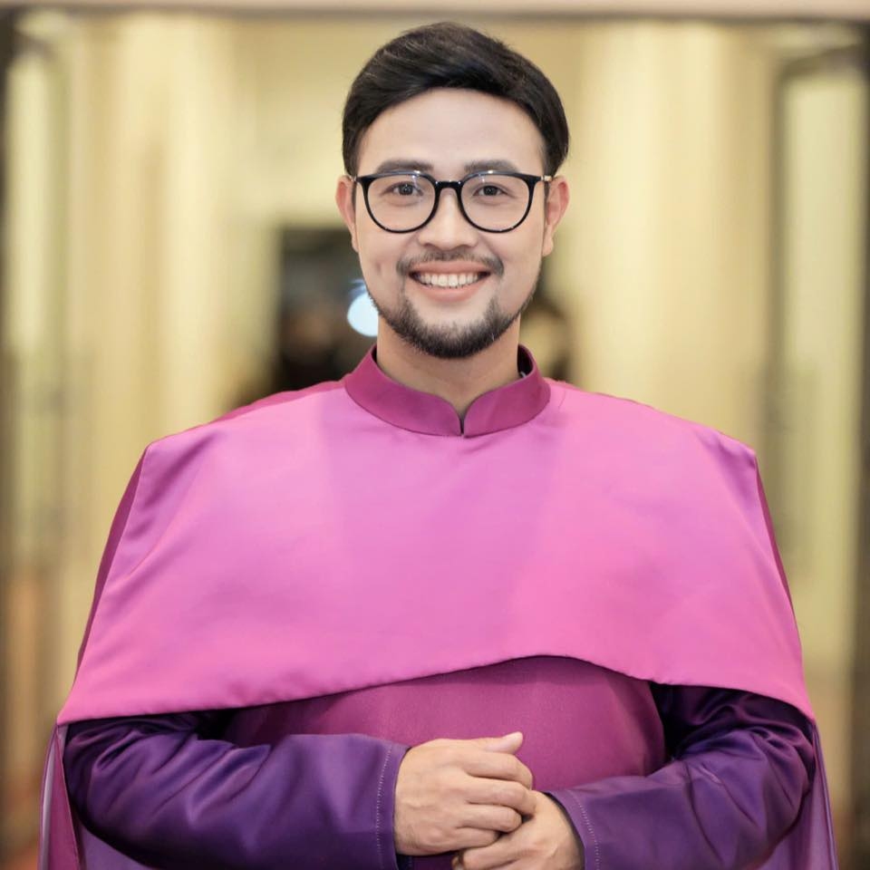 Thái Sơn biến hóa với các vai hài