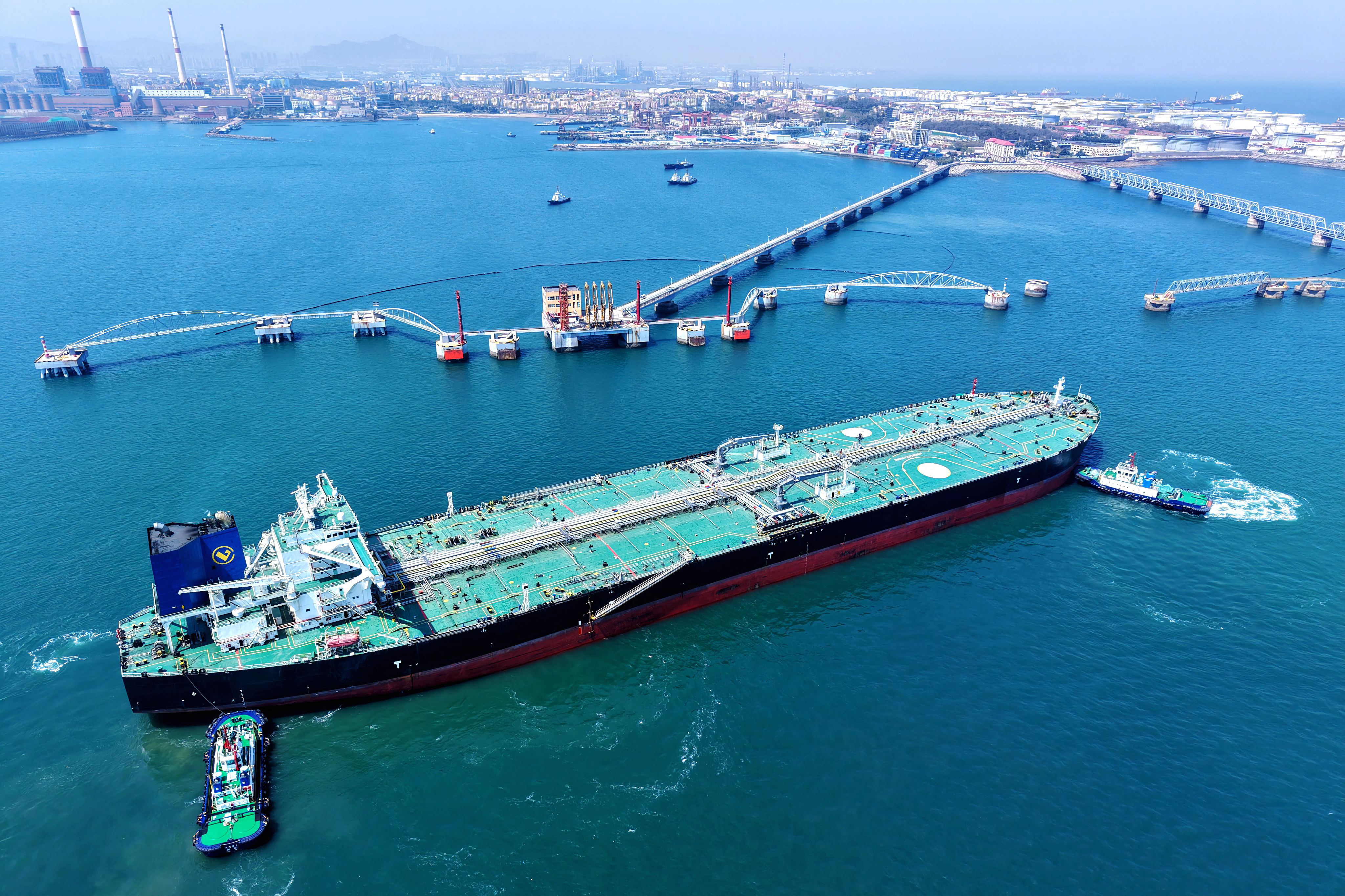 Chinese oil tankers challenge US blockade off Venezuela<br>