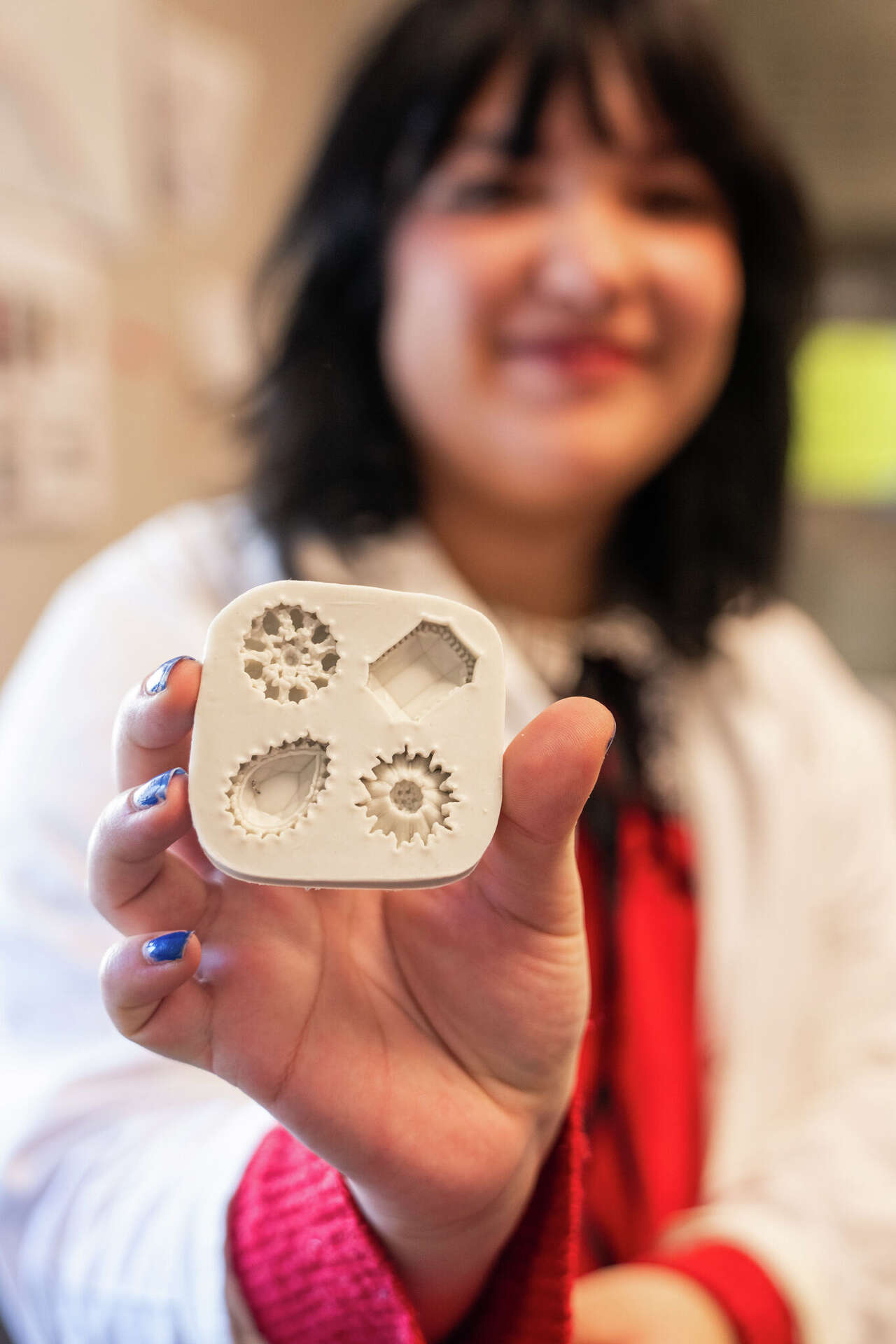 What if beauty didn't poison anyone? UT lab is rethinking fashion